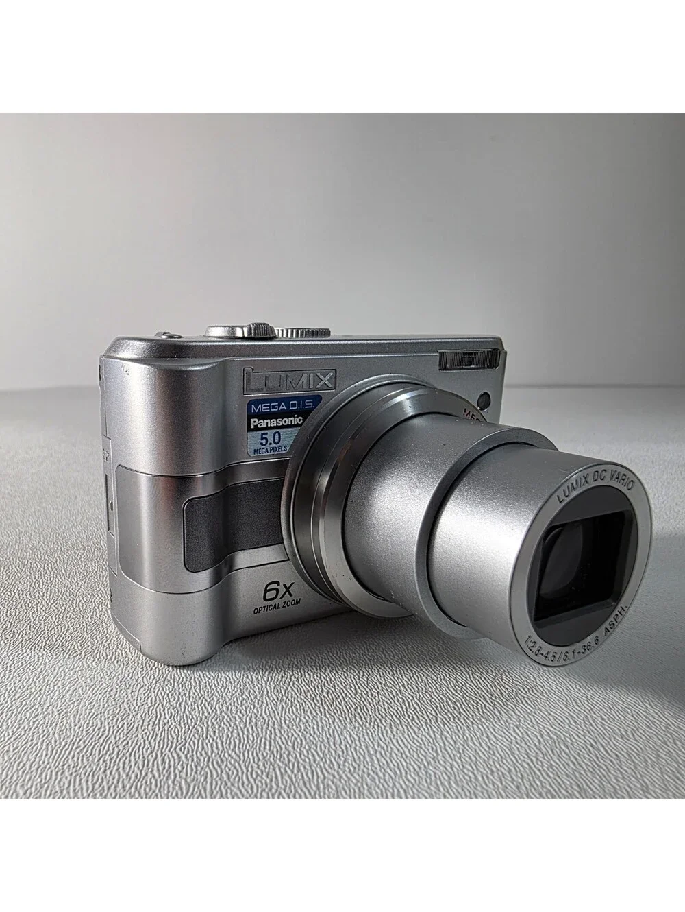Panasonic LUMIX DMC-LZ3 5MP Digital Camera with 6x Optical Zoom (Silver) W/Card
